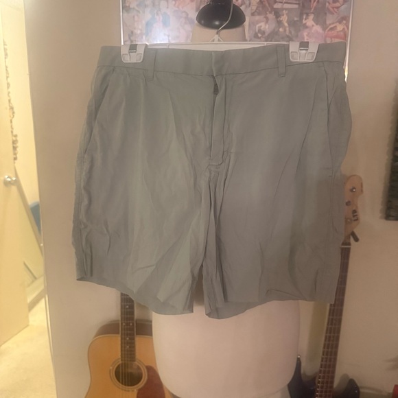 Everlane Sage Green Women's Bermudas - Picture 2 of 9